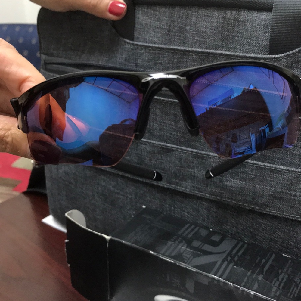 Oakley sunglasses - Picture 2 of 6